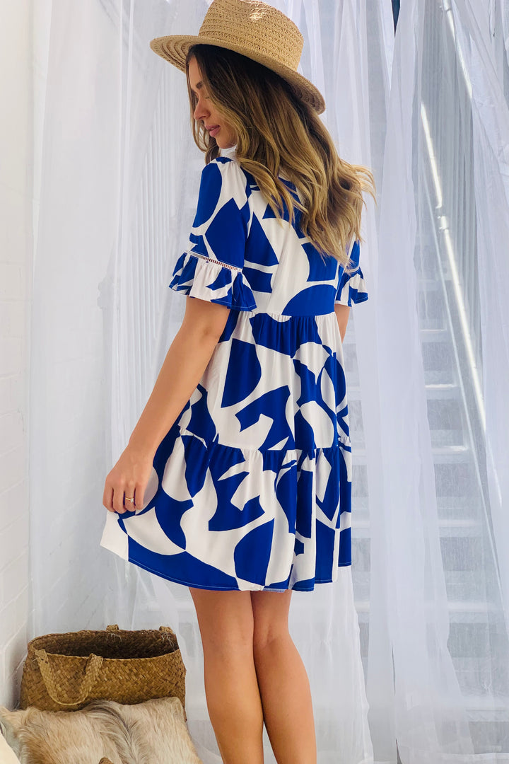Stella Short Sleeve Shift Dress in Blue and White Print