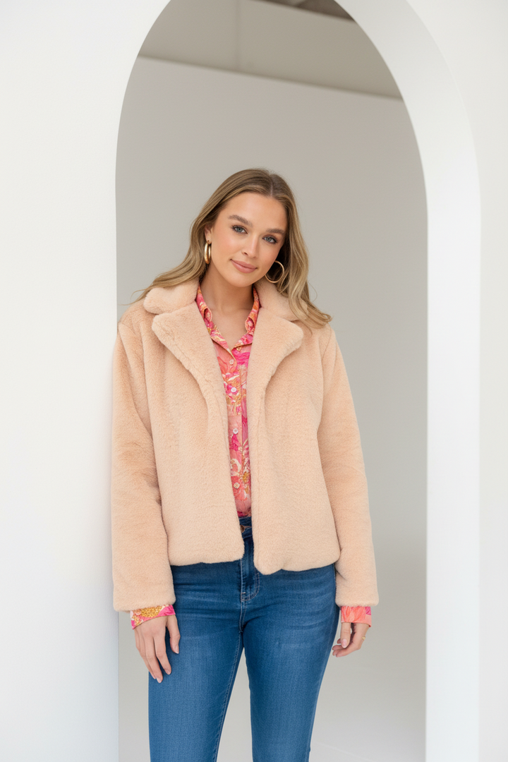 Kayla Faux Fur in Light Tan