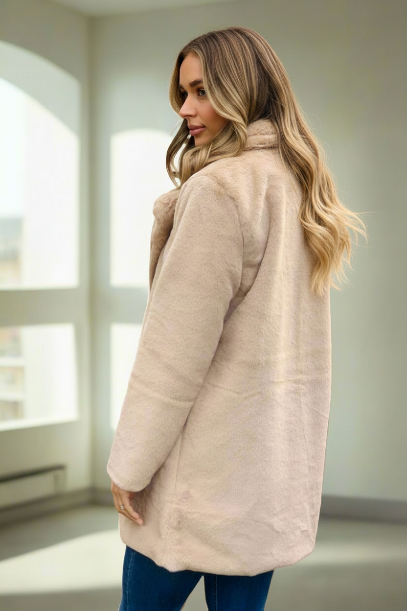 Bianca Faux fur in Beige