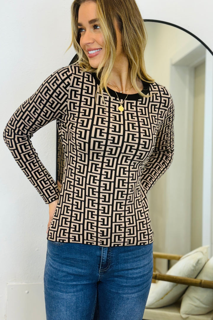 Farah Long Sleeve Abstract Print Knit Top in Black And Tan